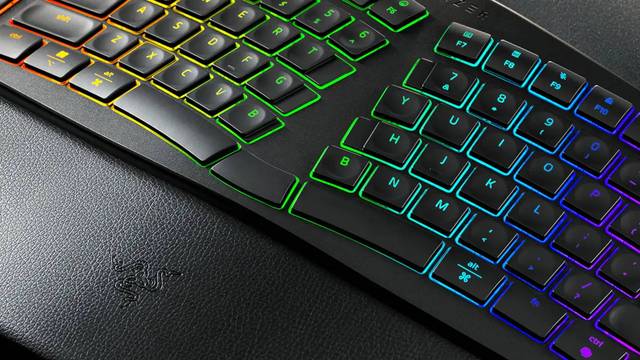 Razer Pro Type Ergo Launches as a Premium Split Ergonomic Keyboard