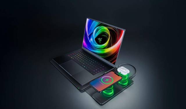 Razer Laptop Sleeve 16 With Wireless Charging: A Premium Sleeve That Doubles as a Qi Charging Mat