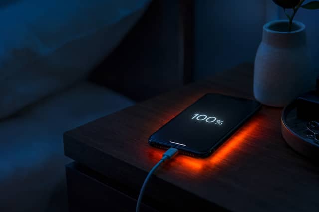 The Charging Habits Quietly Killing Your Phone Battery